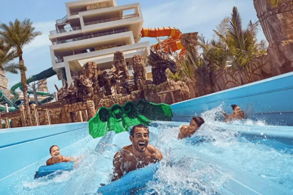 Having_Fun_in_Aquaventure_Dubai